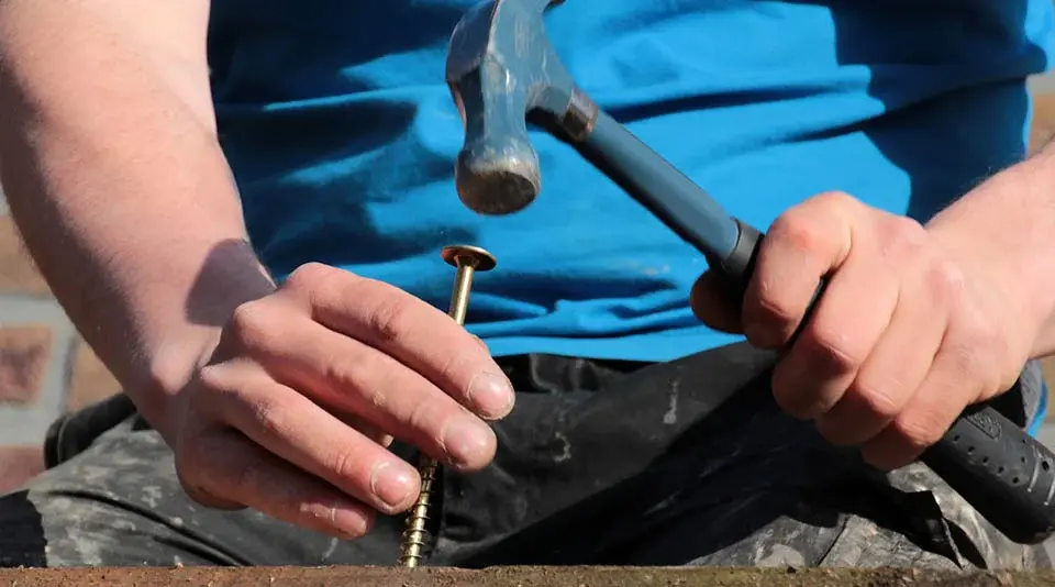 HammeringScrew